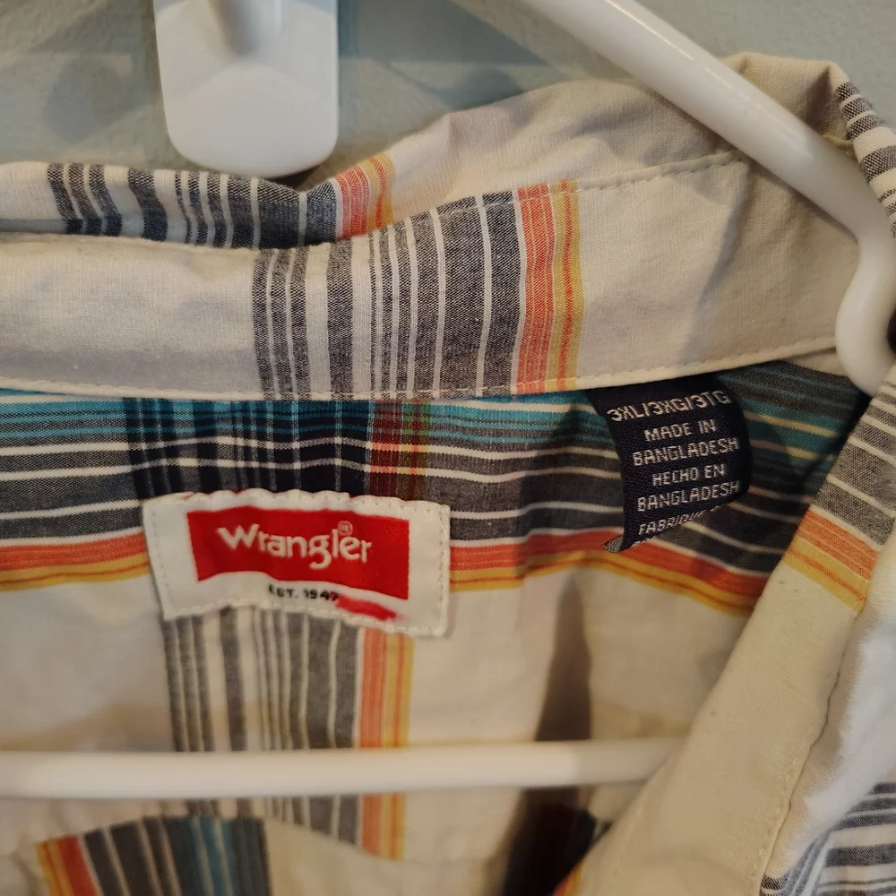 Wrangler Button Down Western Shirt - Picture 3 of 4